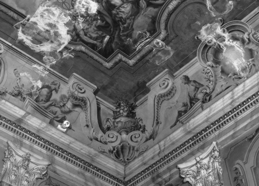 Palazzo Serpini Salvetti Paletta Dai Pre', Verona - vaso con fiori